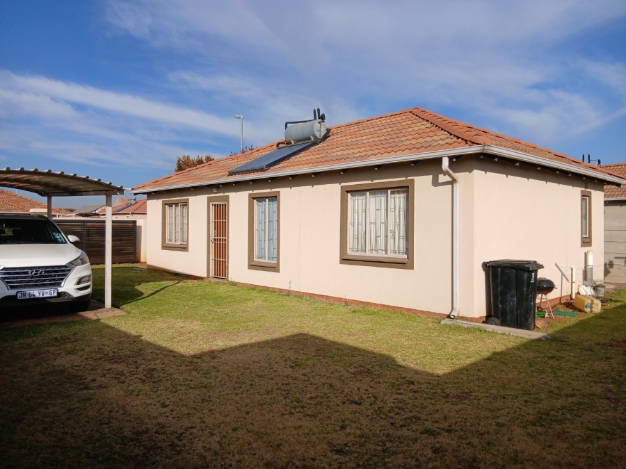3 Bedroom Property for Sale in Sky City Gauteng