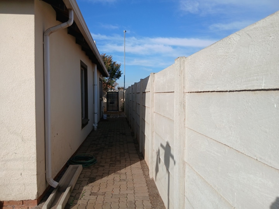 3 Bedroom Property for Sale in Sky City Gauteng