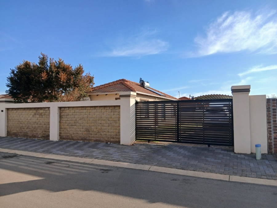 3 Bedroom Property for Sale in Sky City Gauteng