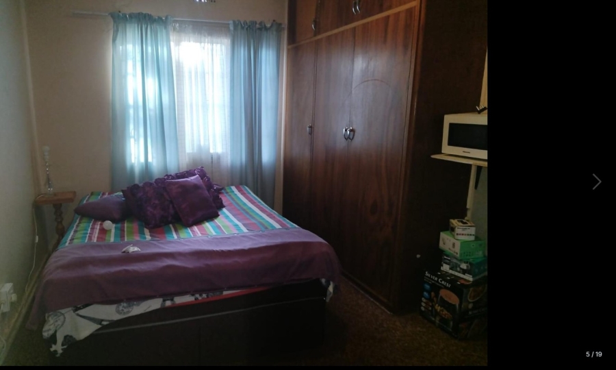  Bedroom Property for Sale in Mountain View Gauteng