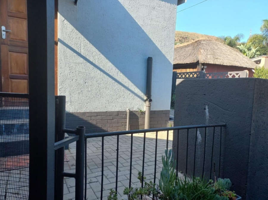  Bedroom Property for Sale in Mountain View Gauteng