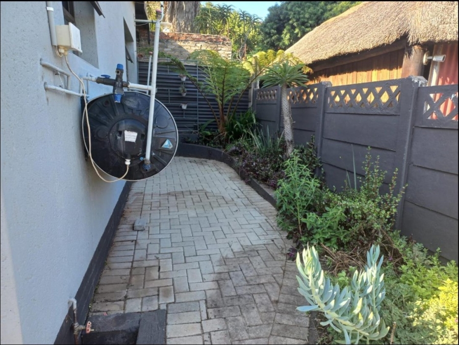  Bedroom Property for Sale in Mountain View Gauteng
