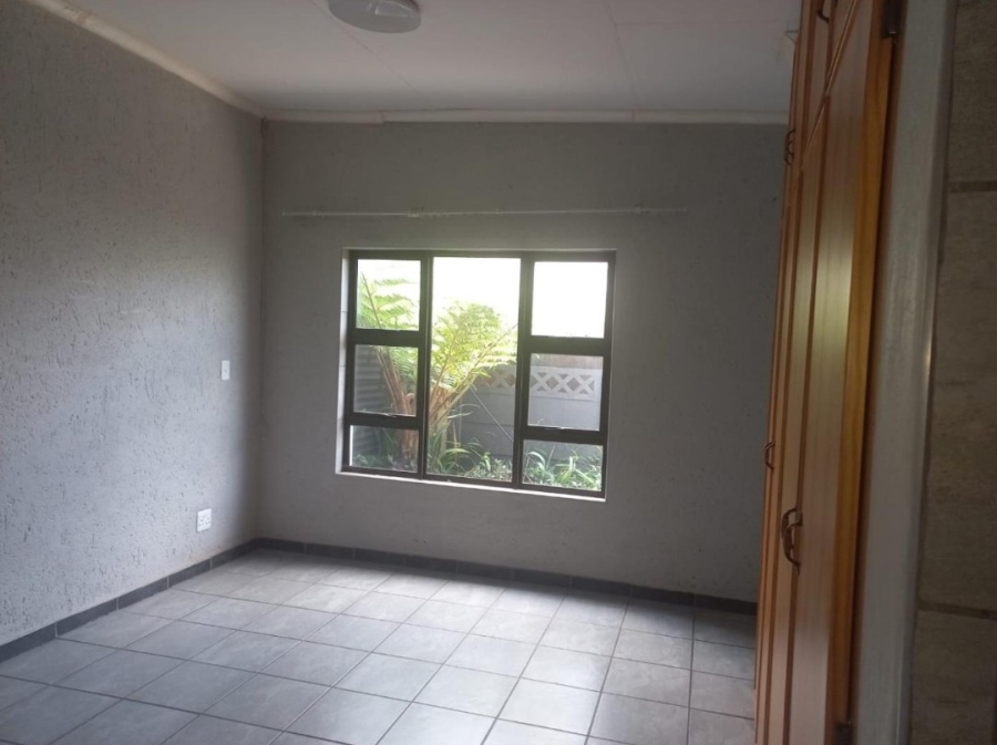 Bedroom Property for Sale in Mountain View Gauteng