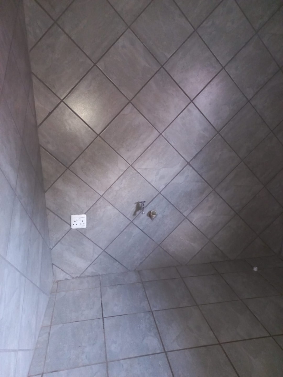  Bedroom Property for Sale in Mountain View Gauteng
