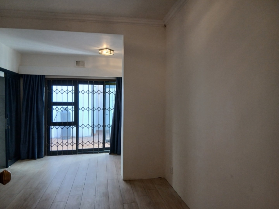 3 Bedroom Property for Sale in Saxonwold Gauteng
