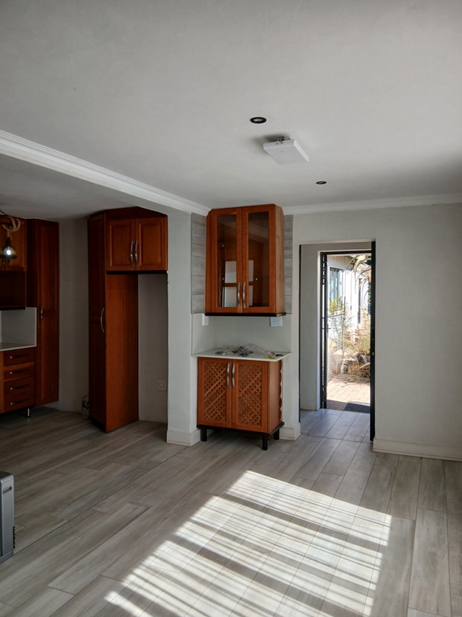 3 Bedroom Property for Sale in Saxonwold Gauteng