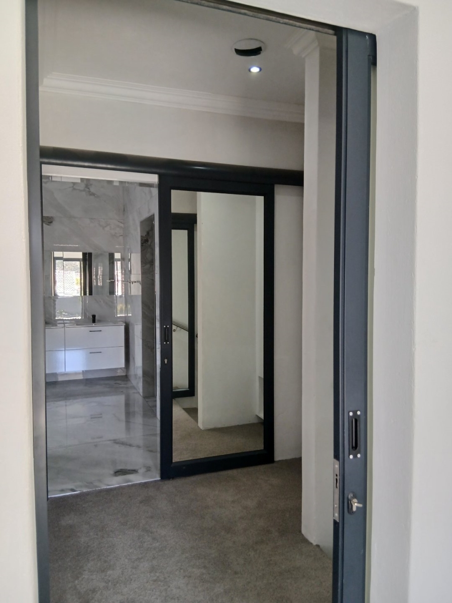 3 Bedroom Property for Sale in Saxonwold Gauteng