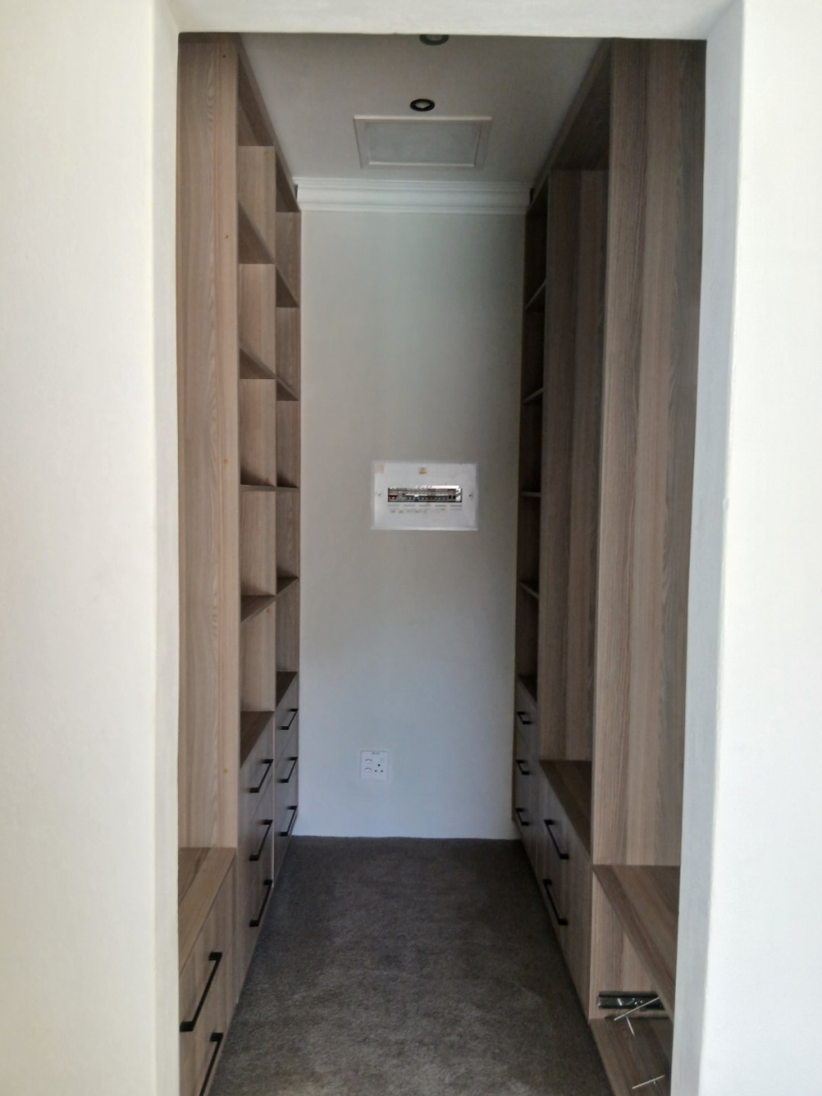 3 Bedroom Property for Sale in Saxonwold Gauteng