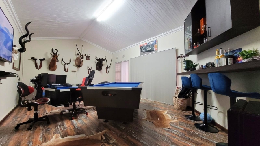5 Bedroom Property for Sale in Three Rivers East Gauteng