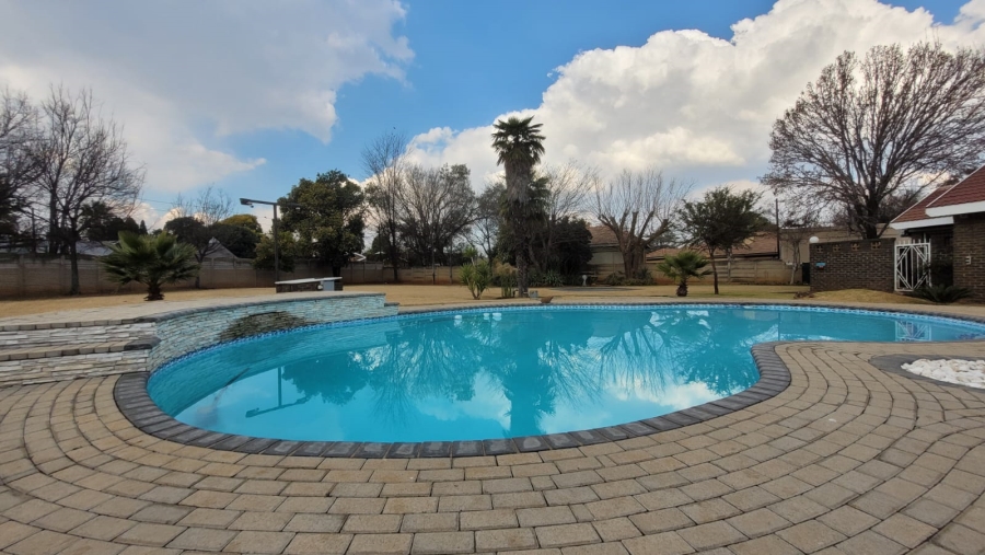 5 Bedroom Property for Sale in Three Rivers East Gauteng
