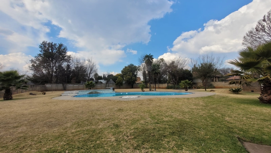 5 Bedroom Property for Sale in Three Rivers East Gauteng