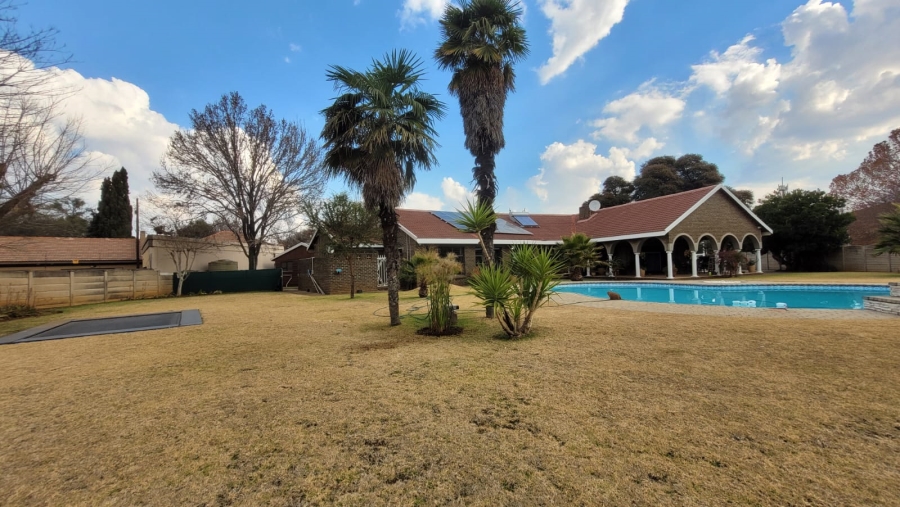 5 Bedroom Property for Sale in Three Rivers East Gauteng