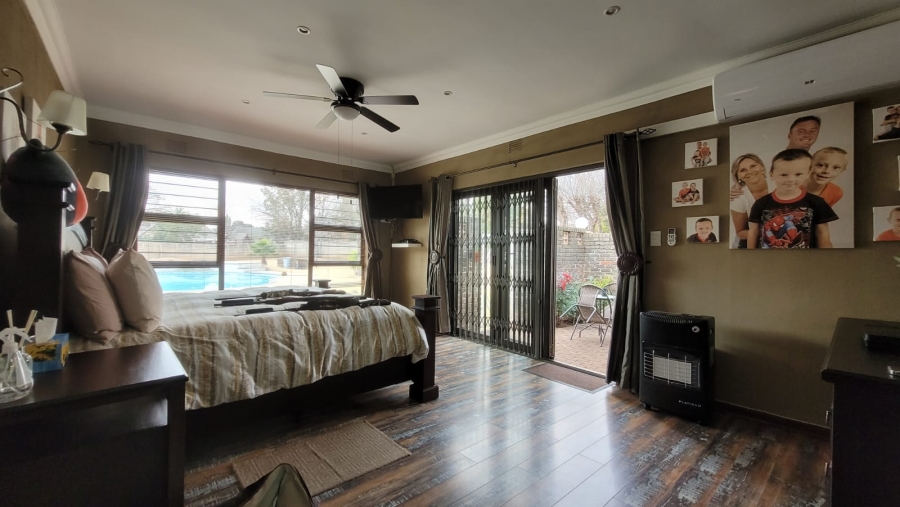 5 Bedroom Property for Sale in Three Rivers East Gauteng