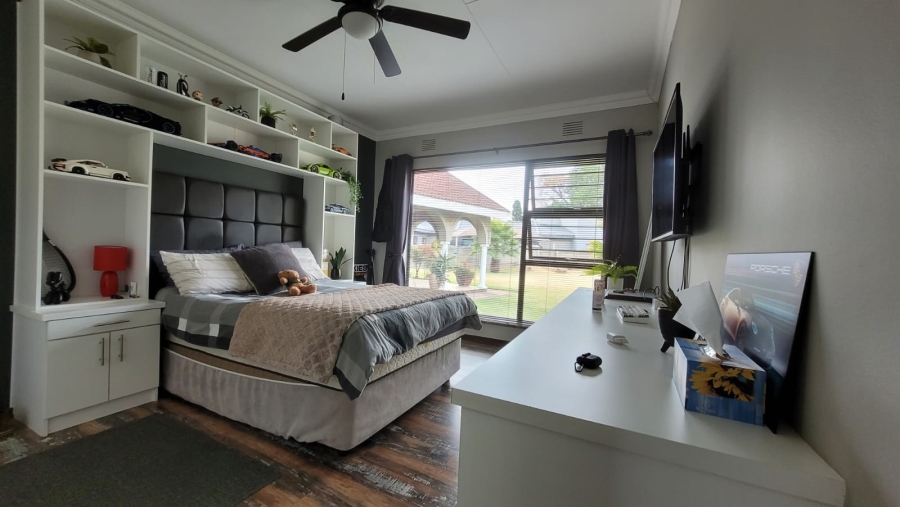 5 Bedroom Property for Sale in Three Rivers East Gauteng