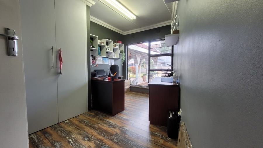 5 Bedroom Property for Sale in Three Rivers East Gauteng