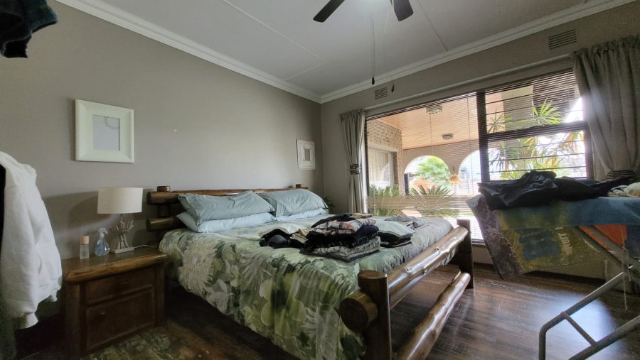 5 Bedroom Property for Sale in Three Rivers East Gauteng