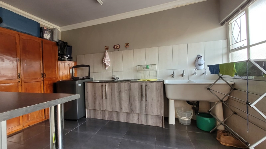 5 Bedroom Property for Sale in Three Rivers East Gauteng