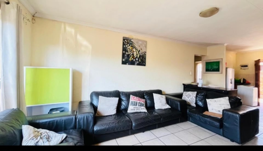 3 Bedroom Property for Sale in Heuwelsig Estate Gauteng