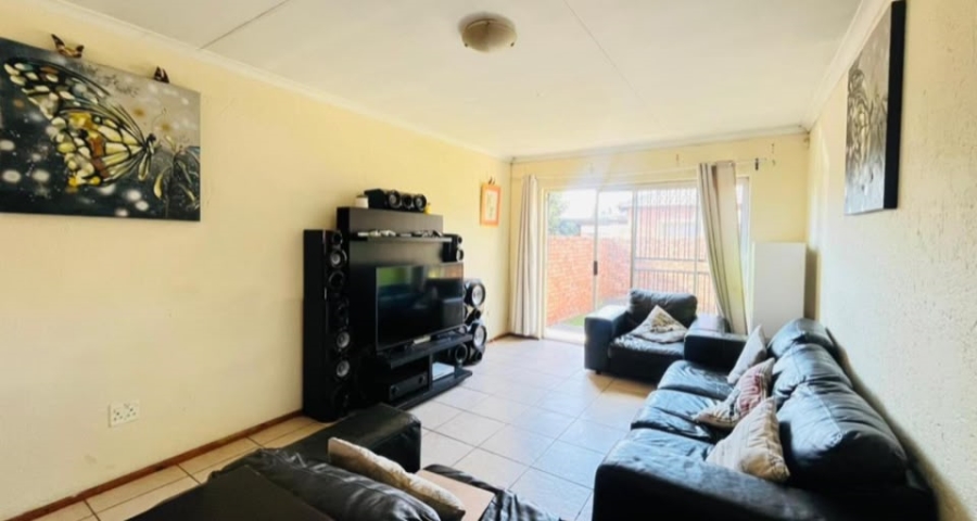 3 Bedroom Property for Sale in Heuwelsig Estate Gauteng