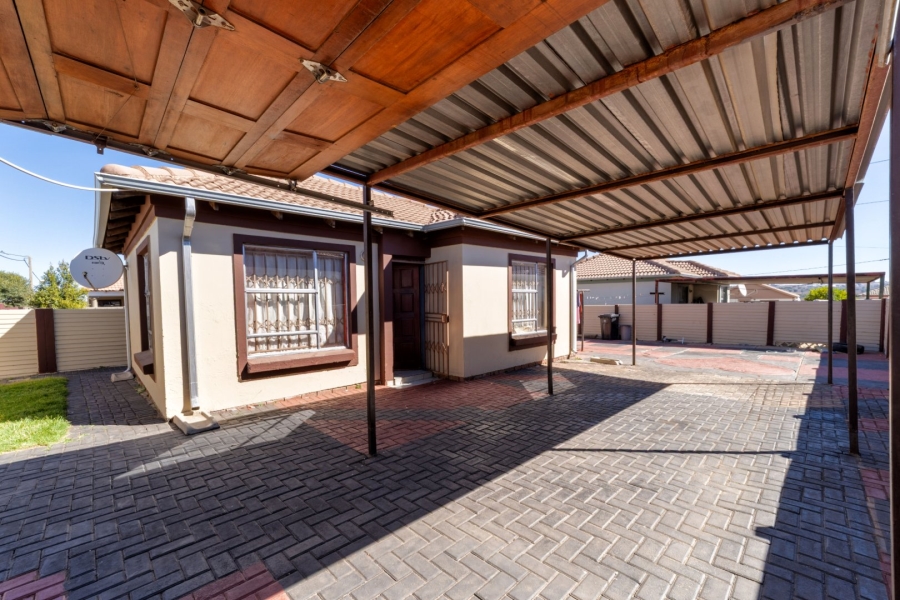 2 Bedroom Property for Sale in Witpoortjie Gauteng