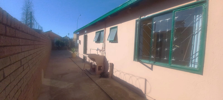 4 Bedroom Property for Sale in Lenasia South Gauteng