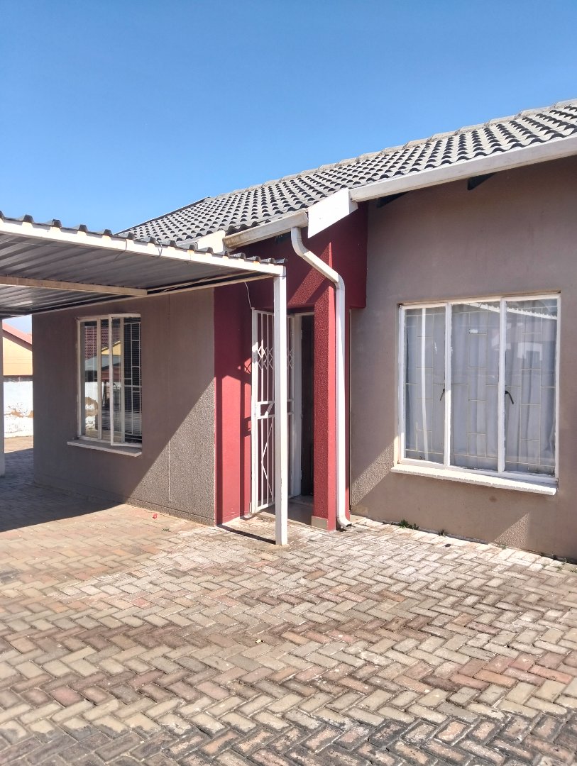 2 Bedroom Property for Sale in Elandspoort Gauteng