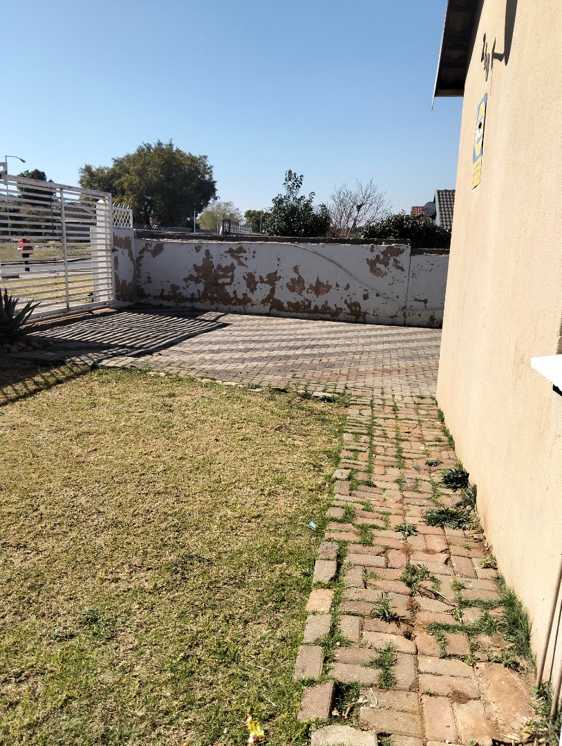 2 Bedroom Property for Sale in Elandspoort Gauteng