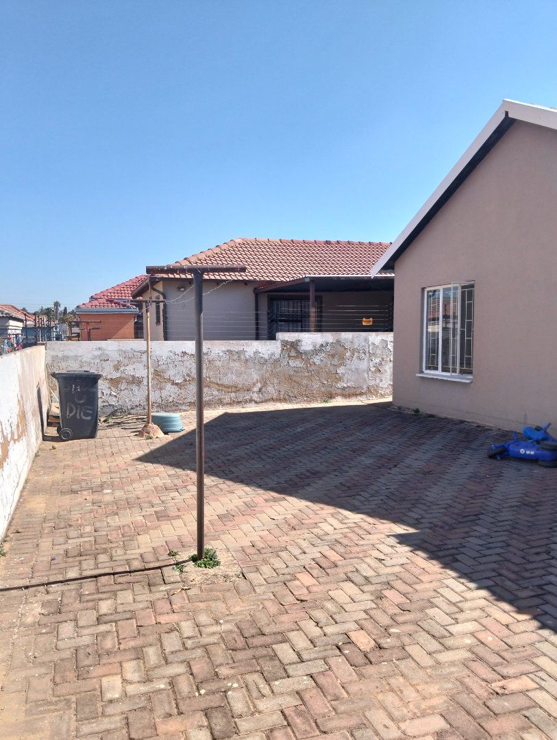 2 Bedroom Property for Sale in Elandspoort Gauteng