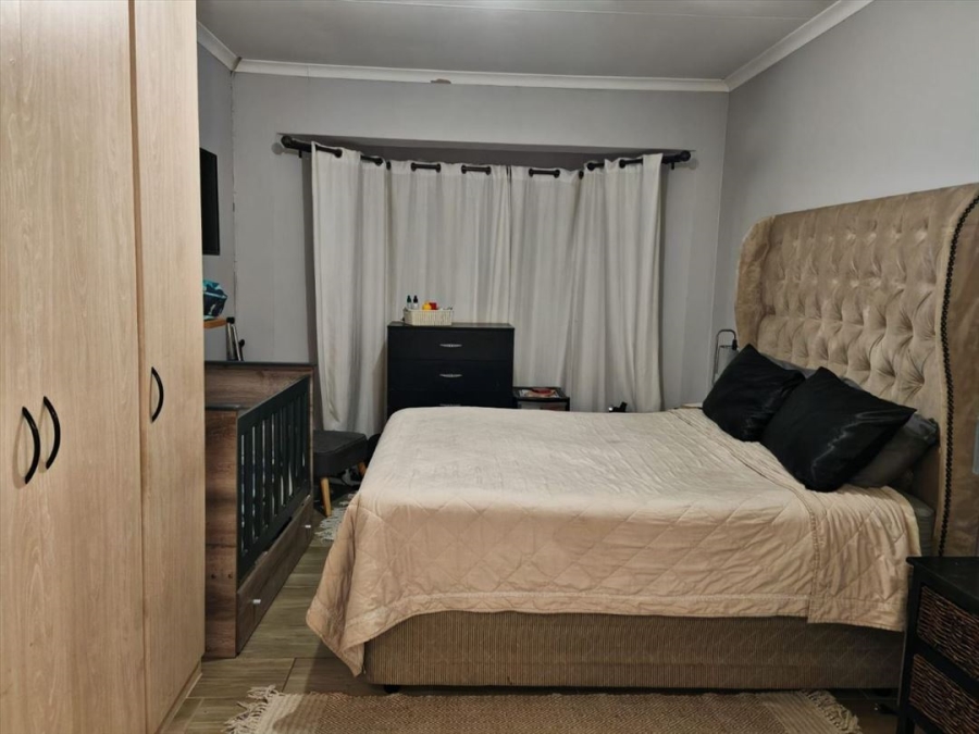 3 Bedroom Property for Sale in Glen Marais Gauteng