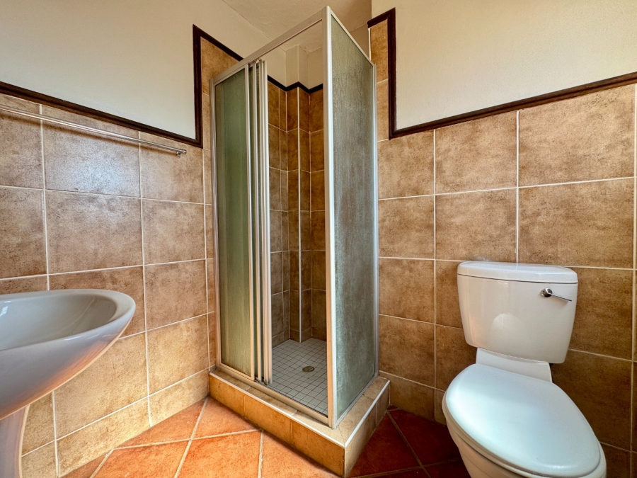 3 Bedroom Property for Sale in Die Hoewes Gauteng