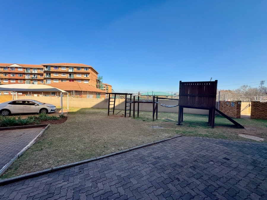 3 Bedroom Property for Sale in Die Hoewes Gauteng