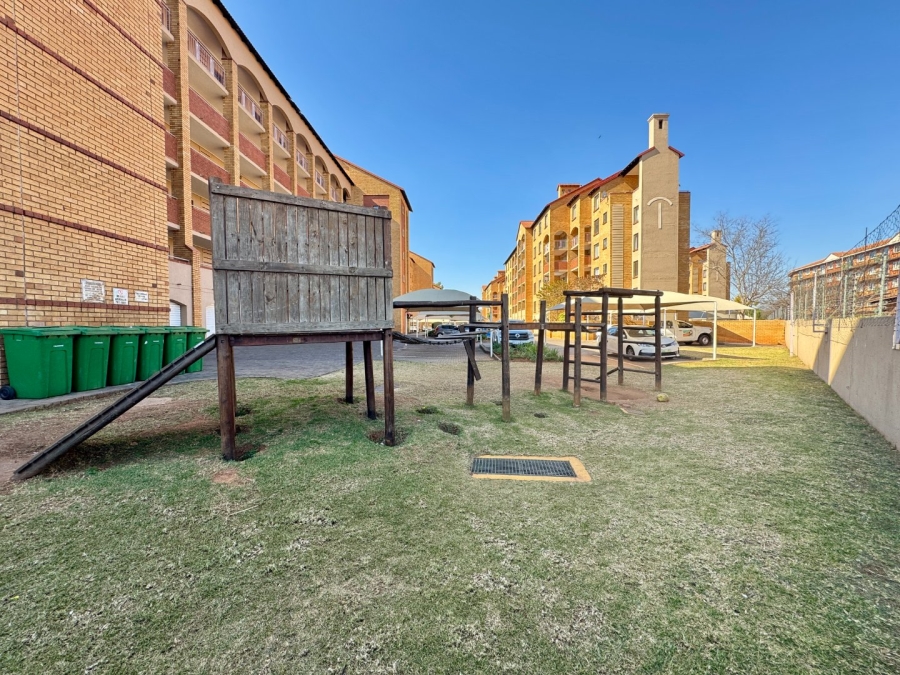3 Bedroom Property for Sale in Die Hoewes Gauteng