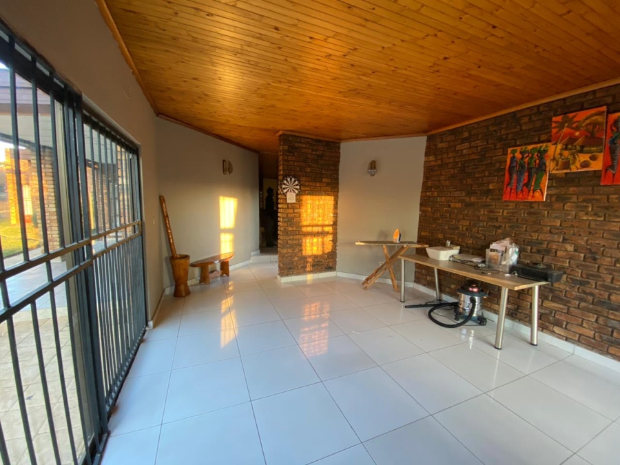 4 Bedroom Property for Sale in Crystal Park Gauteng