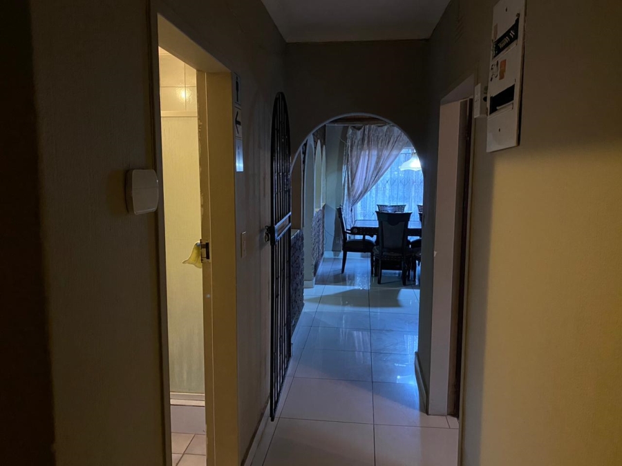 4 Bedroom Property for Sale in Crystal Park Gauteng
