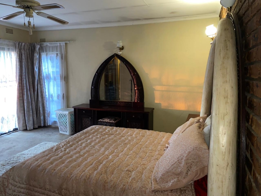 4 Bedroom Property for Sale in Crystal Park Gauteng