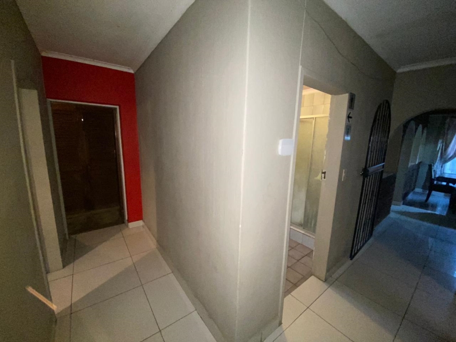 4 Bedroom Property for Sale in Crystal Park Gauteng
