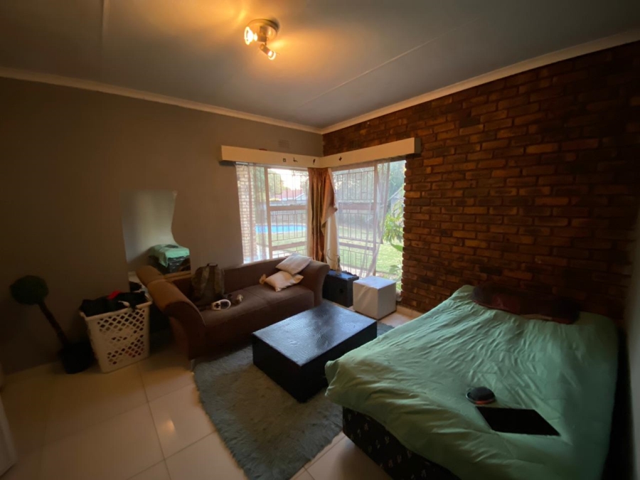 4 Bedroom Property for Sale in Crystal Park Gauteng
