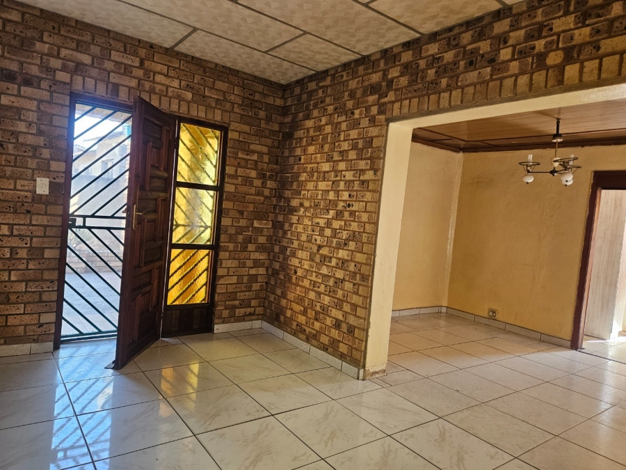 2 Bedroom Property for Sale in Daveyton Gauteng