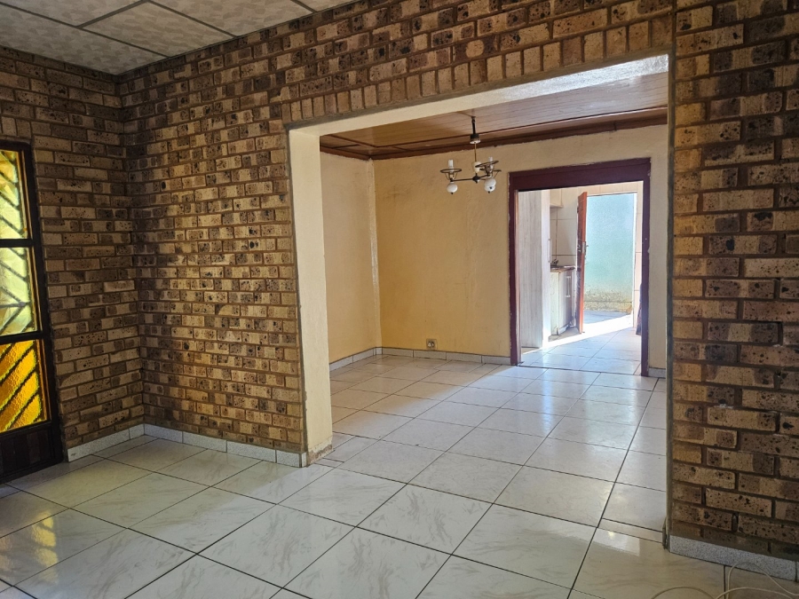 2 Bedroom Property for Sale in Daveyton Gauteng