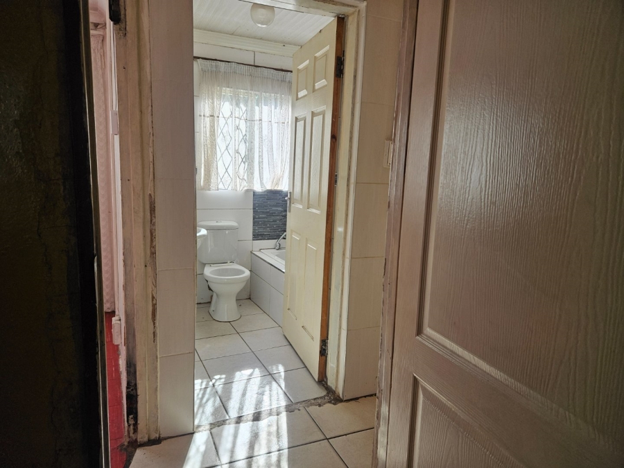 2 Bedroom Property for Sale in Daveyton Gauteng