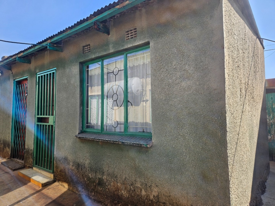 2 Bedroom Property for Sale in Daveyton Gauteng