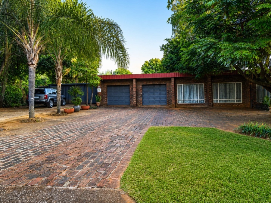 5 Bedroom Property for Sale in Murrayfield Gauteng