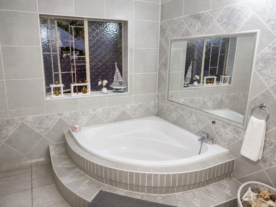 5 Bedroom Property for Sale in Murrayfield Gauteng