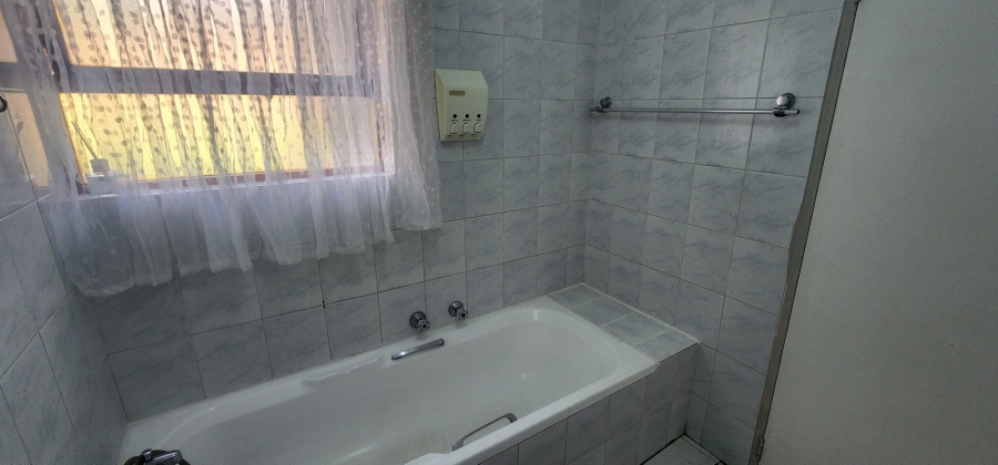 To Let 3 Bedroom Property for Rent in Bassonia Gauteng