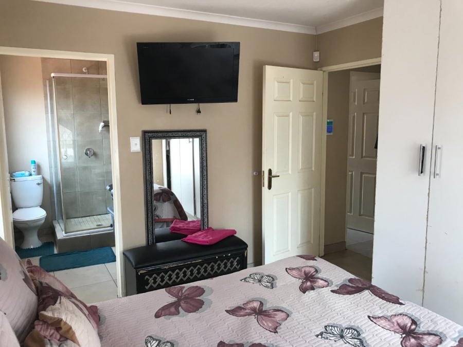 3 Bedroom Property for Sale in Toekomsrus Gauteng