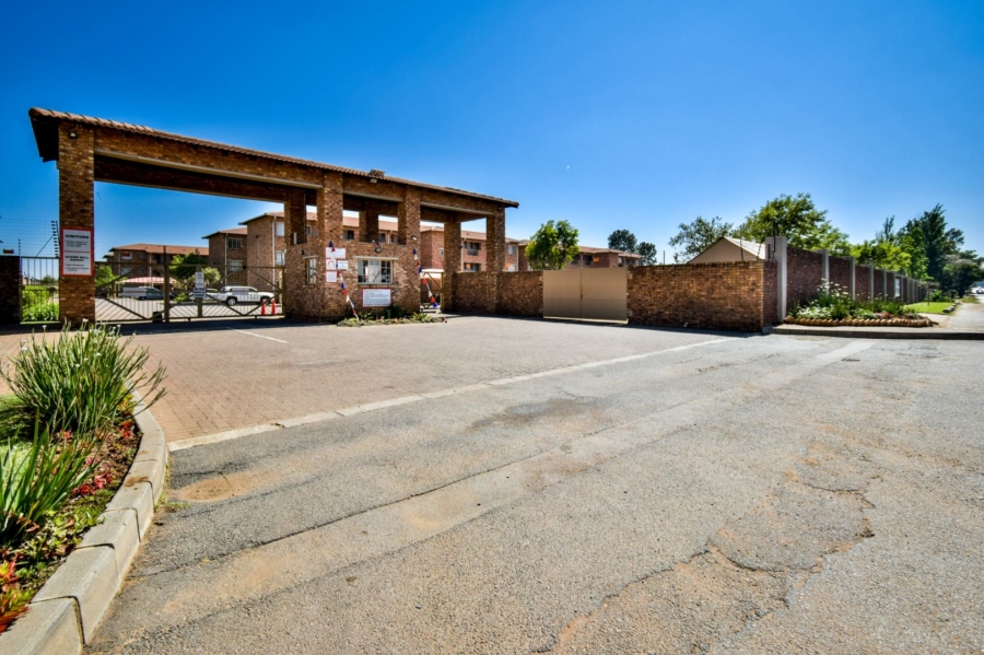 2 Bedroom Property for Sale in Hughes Gauteng