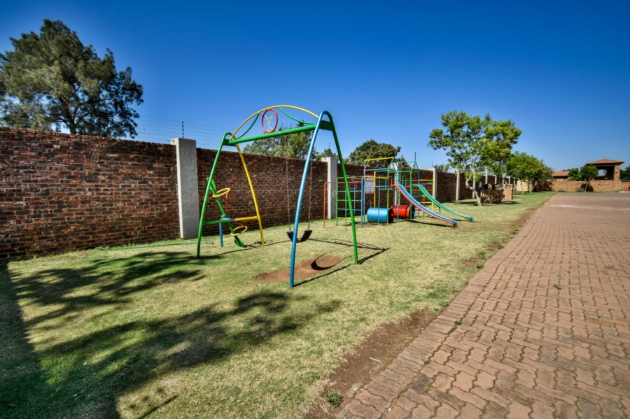 2 Bedroom Property for Sale in Hughes Gauteng
