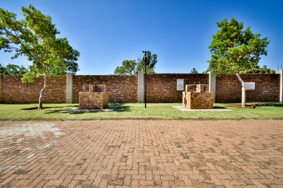 2 Bedroom Property for Sale in Hughes Gauteng