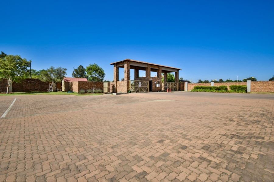 2 Bedroom Property for Sale in Hughes Gauteng