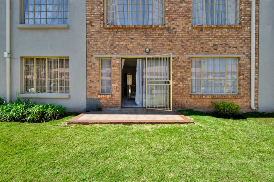 2 Bedroom Property for Sale in Hughes Gauteng